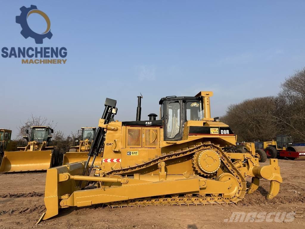CAT D 8 R Pásové dozéry