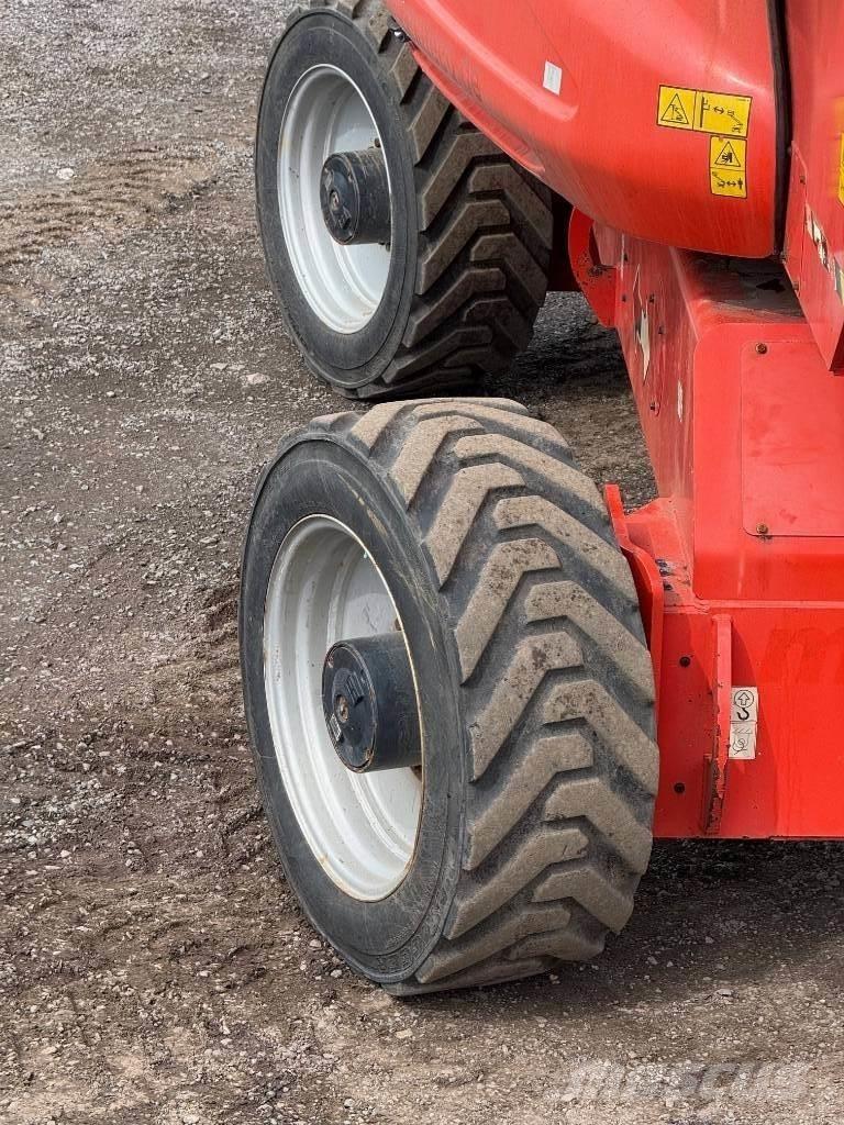 JLG 1250 AJP Kĺbové plošiny