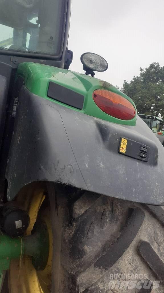 John Deere 6130 R Traktory