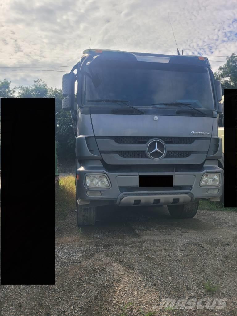 Mercedes-Benz 3848 Stavebné sklápače
