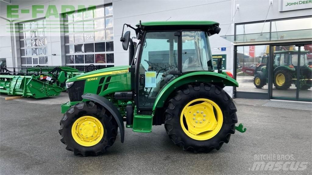 John Deere 5058E Traktory