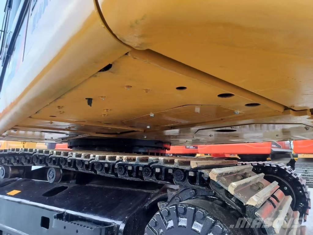CAT 320 D2 Pásové rýpadlá