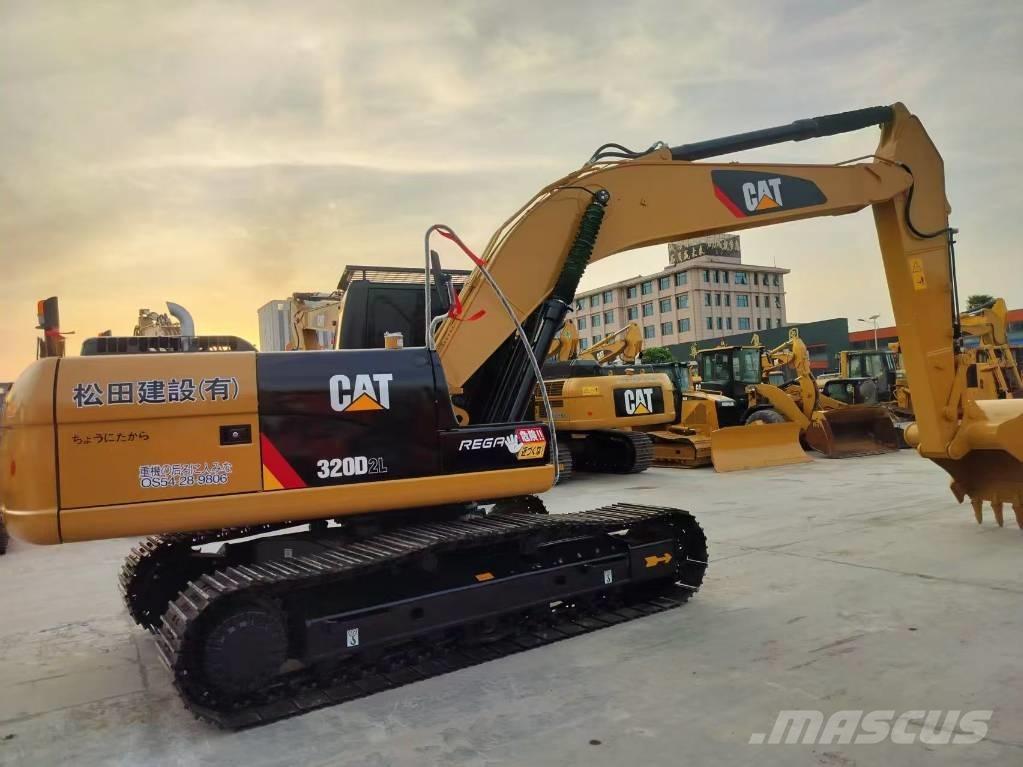 CAT 320 D2 Pásové rýpadlá