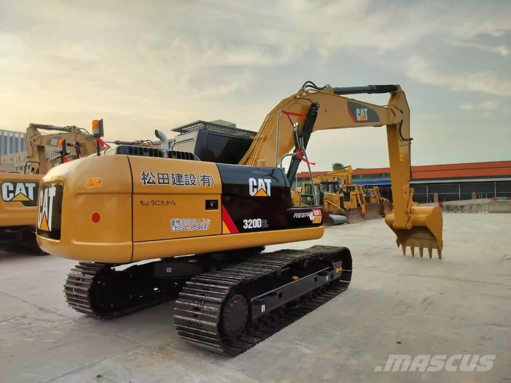 CAT 320 D2 Pásové rýpadlá