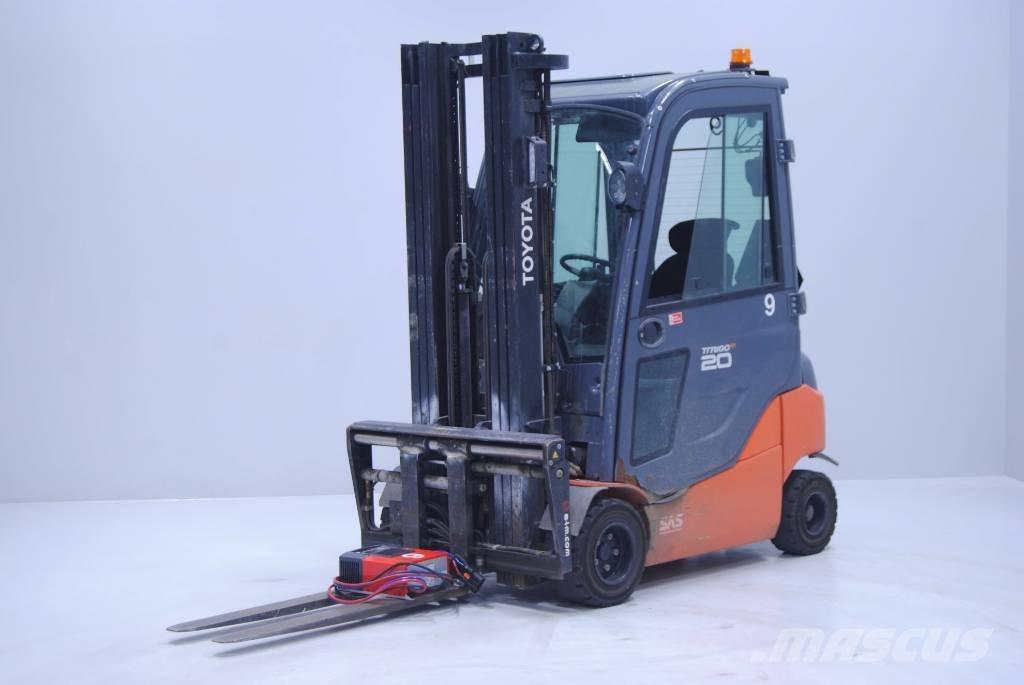 Toyota 8FBMK20T Akumulátorové vozíky