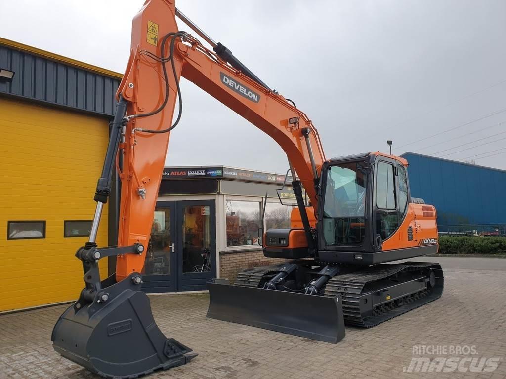 Develon DX140LC Pásové rýpadlá