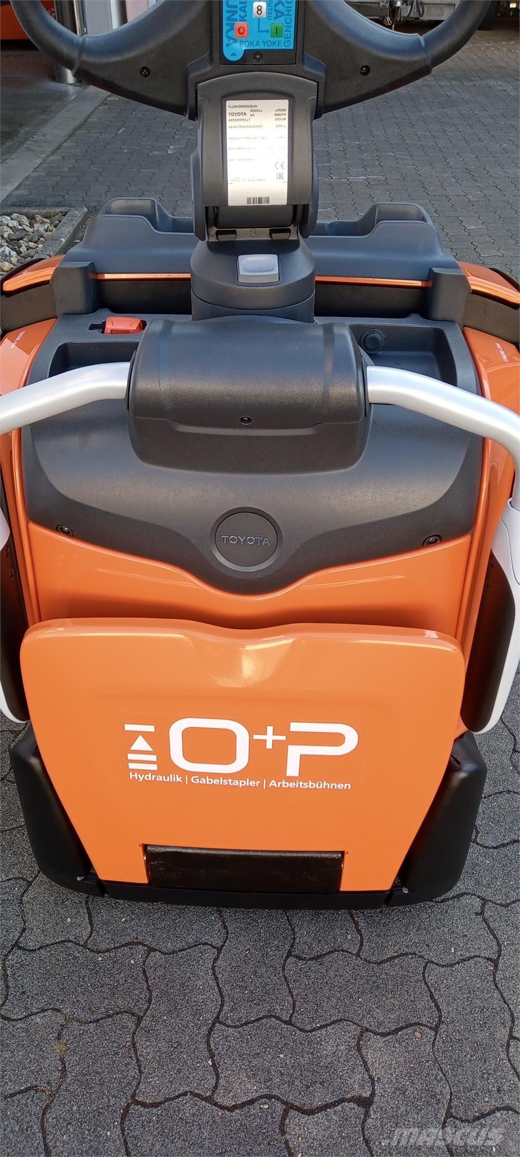 Toyota LPE200 Ručne vedené vysokozdvižné vozíky