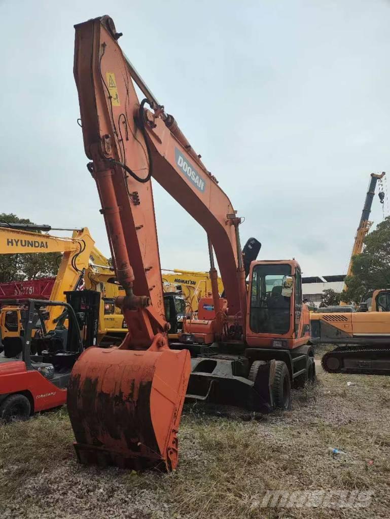 Doosan DH 210 W-7 Kolesové rýpadlá