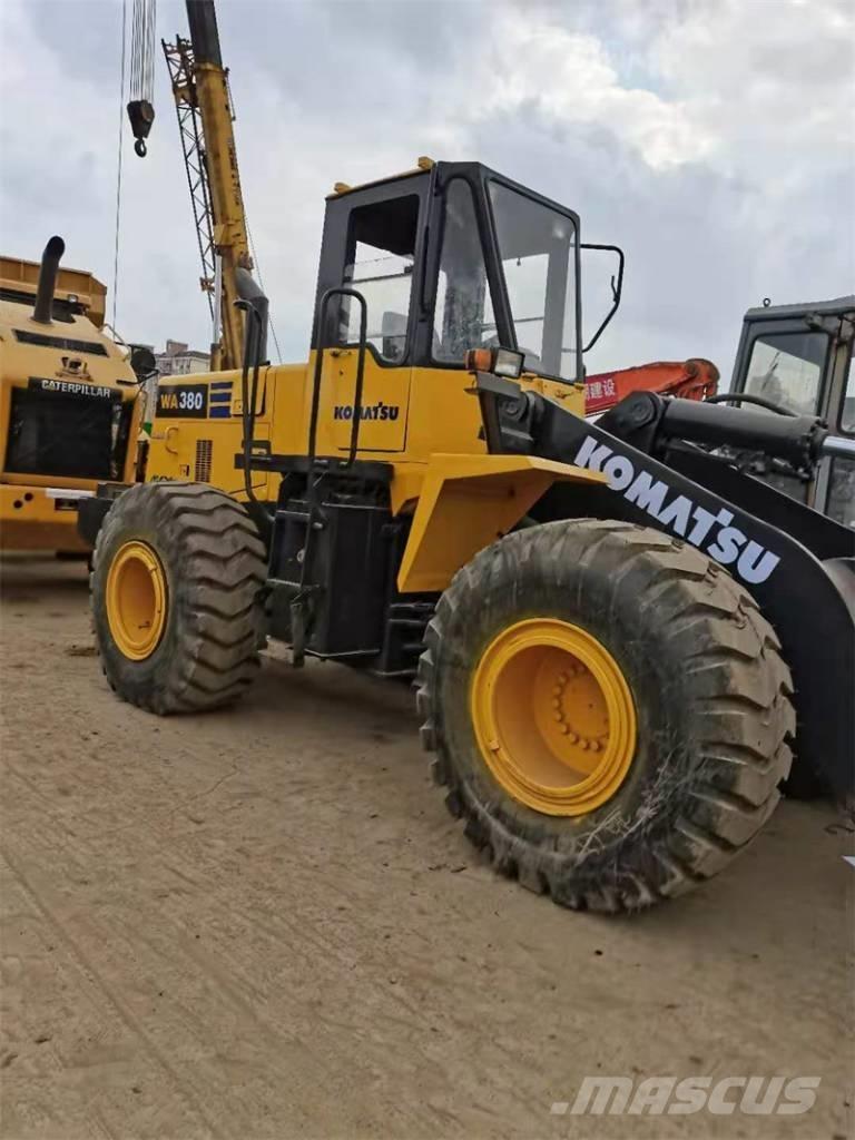 Komatsu WA 380 Kolesové nakladače