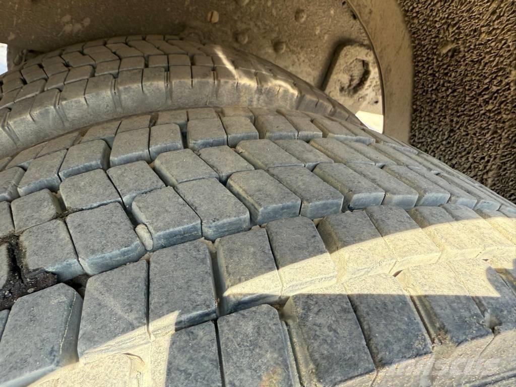 Iveco Baakwagen Plošinové nákladné automobily/nákladné automobily so sklápacími bočnicami