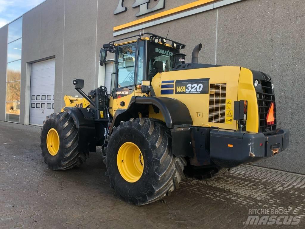 Komatsu WA 320-8 Kolesové nakladače