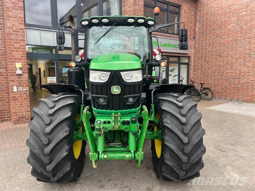 John Deere 6155R Traktory