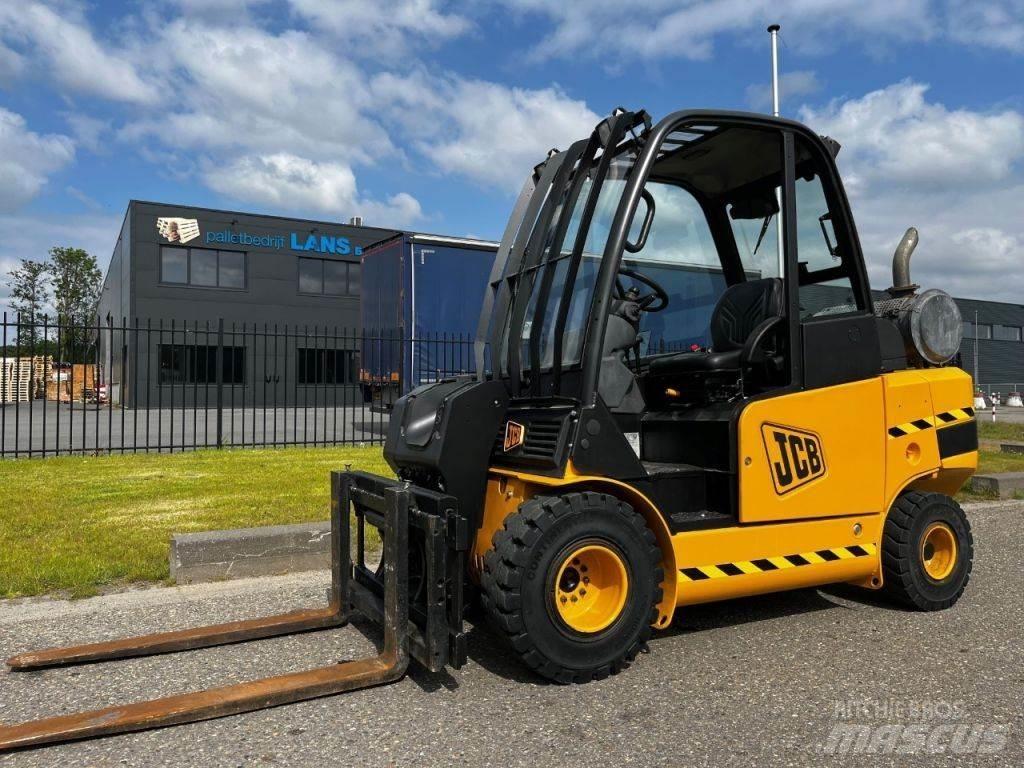 JCB TLT30 Teleskopické kolesové nakladače
