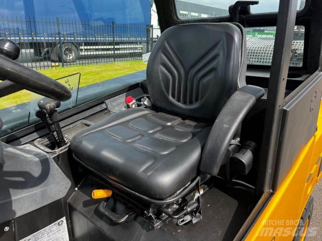 JCB TLT30 Teleskopické kolesové nakladače