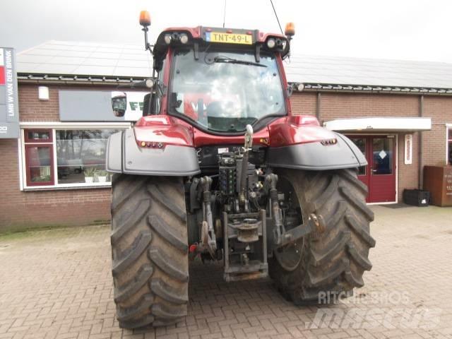 Valtra T174 VERSU Traktory