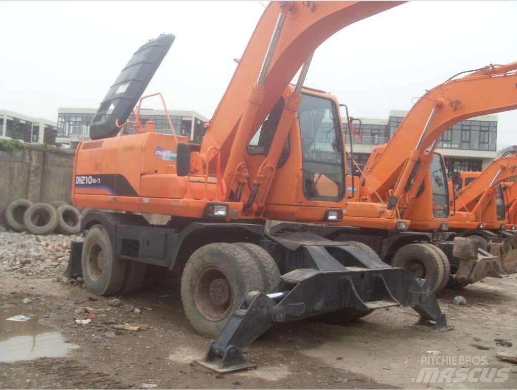 Doosan DH 210 W-7 Kolesové rýpadlá