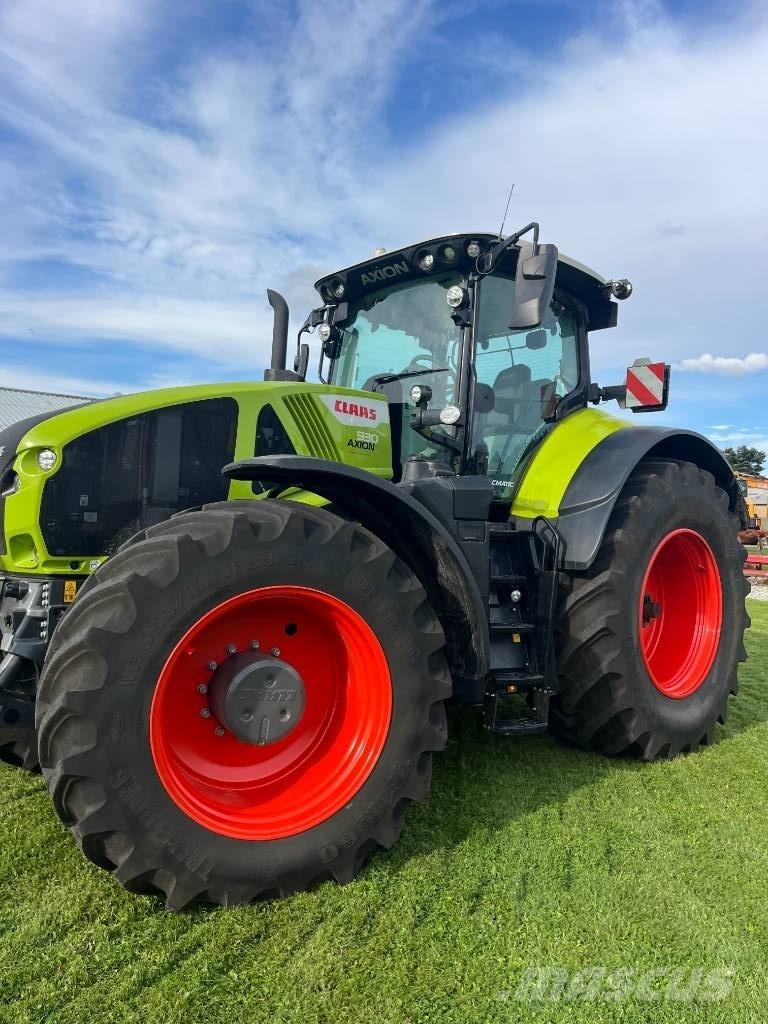 CLAAS AXION 930 Traktory