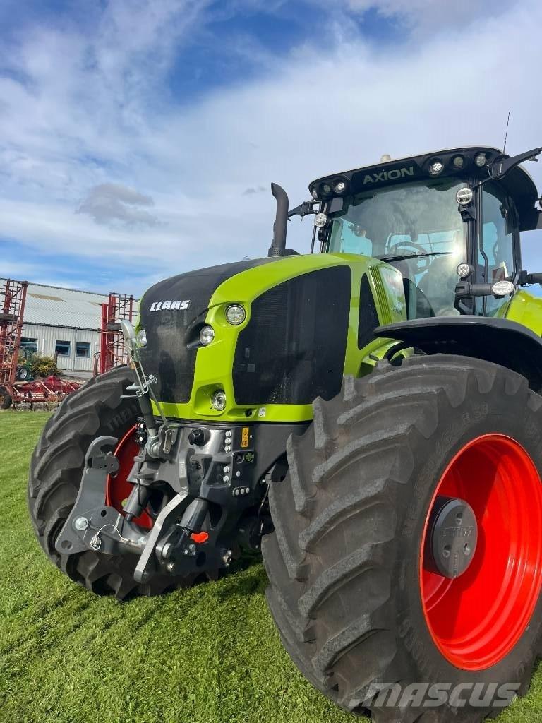 CLAAS AXION 930 Traktory