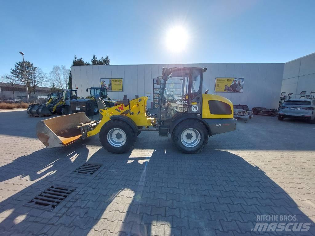 Wacker Neuson WL44 Kolesové nakladače