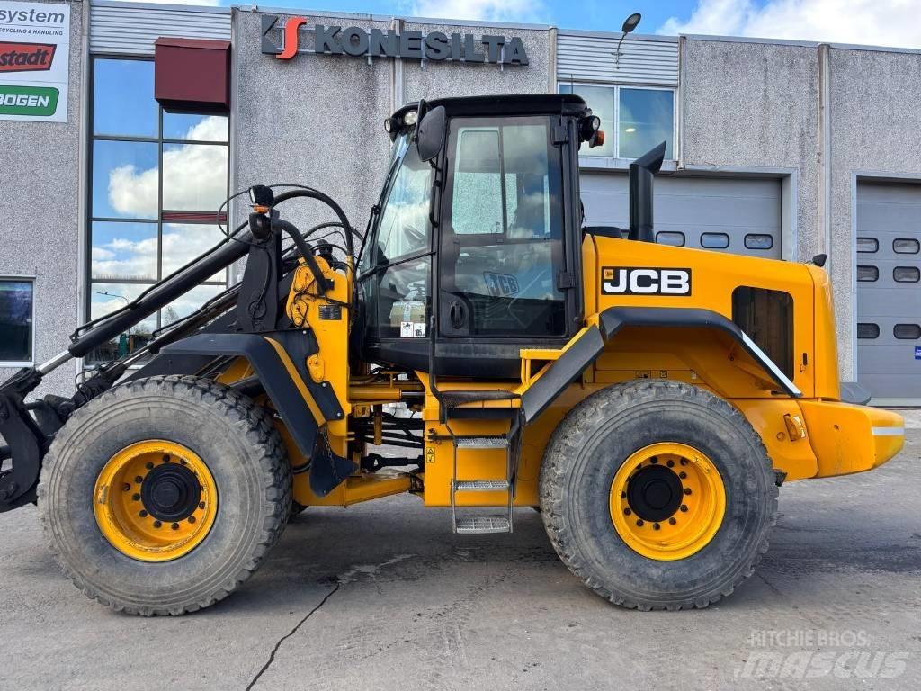 JCB 437 HT Kolesové nakladače