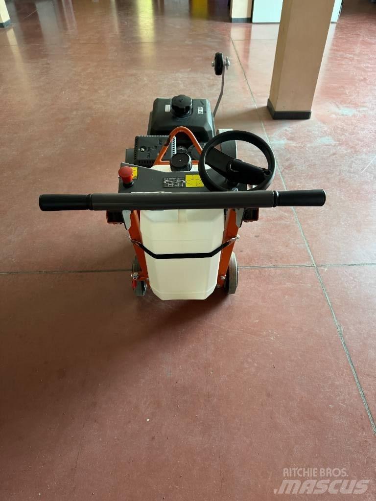 Husqvarna FS 400 Drviče asfaltu