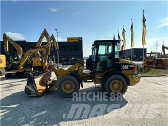 CAT 908M Kolesové nakladače