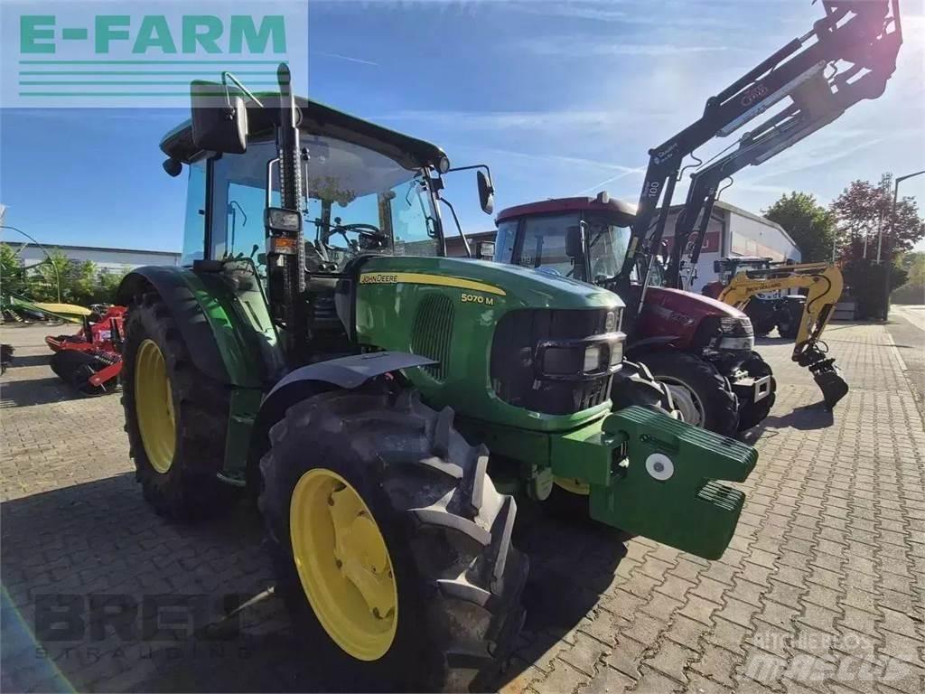 John Deere 5070 m Traktory