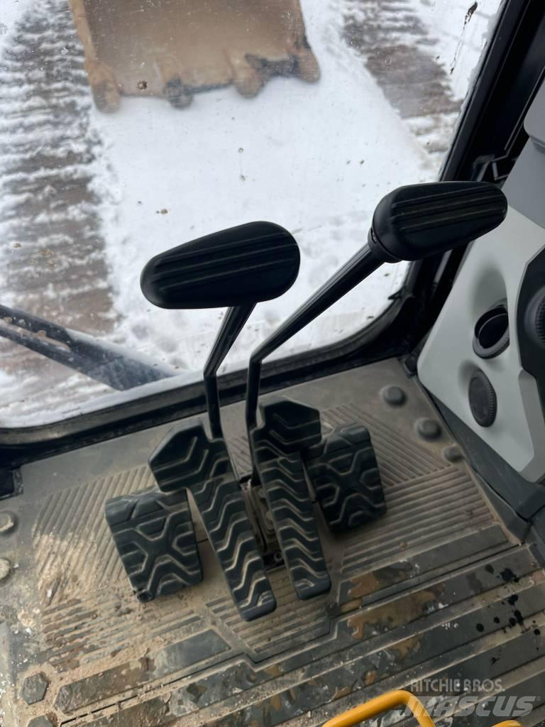 CAT 374-07B Pásové rýpadlá