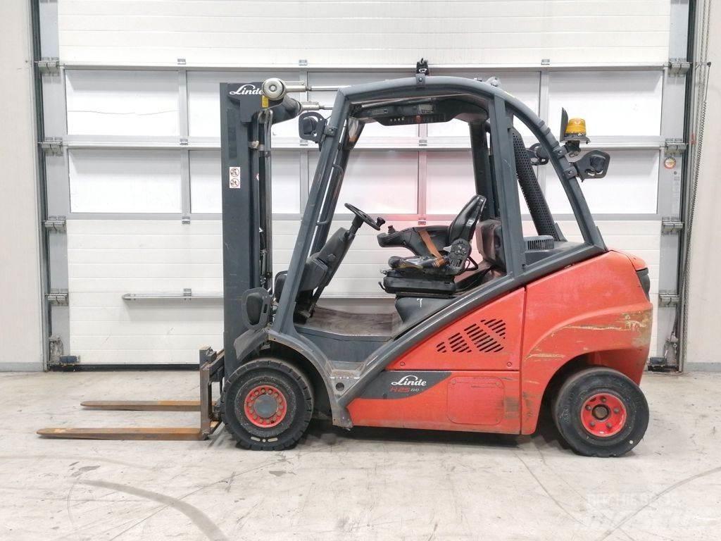 Linde H25D-02 Dieselové vozíky