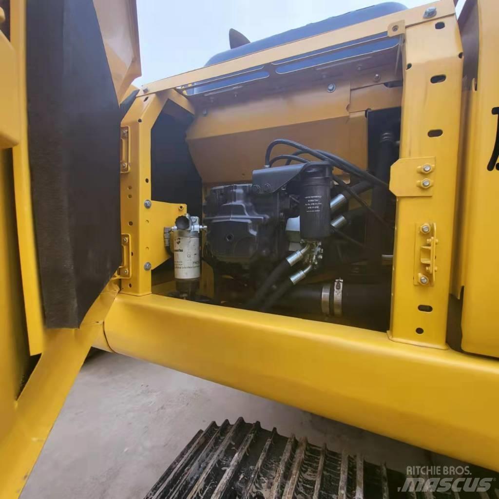 Komatsu PC 210 Pásové rýpadlá