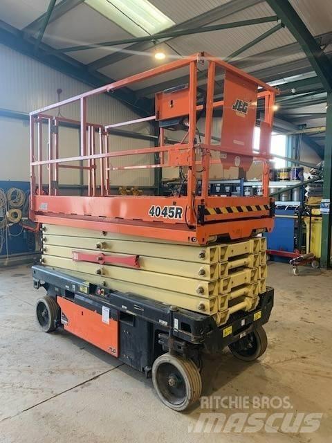 JLG 4045R Nožnicové zdvíhacie plošiny
