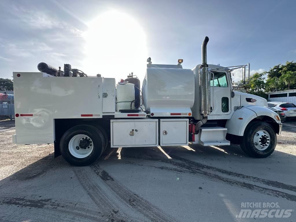 Peterbilt 335 Cisternové nákladné vozidlá