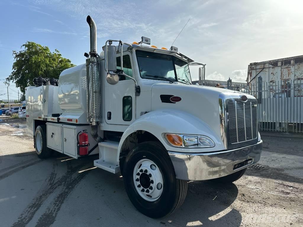 Peterbilt 335 Cisternové nákladné vozidlá