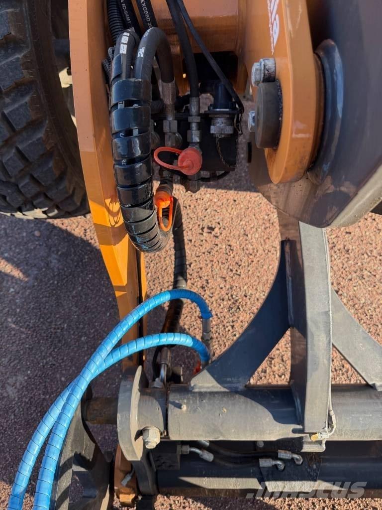 CASE 221 F Evolution Šmykom riadené nakladače