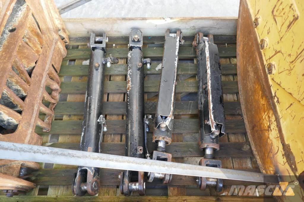 CAT 525D Grapple Doprava – ostatné