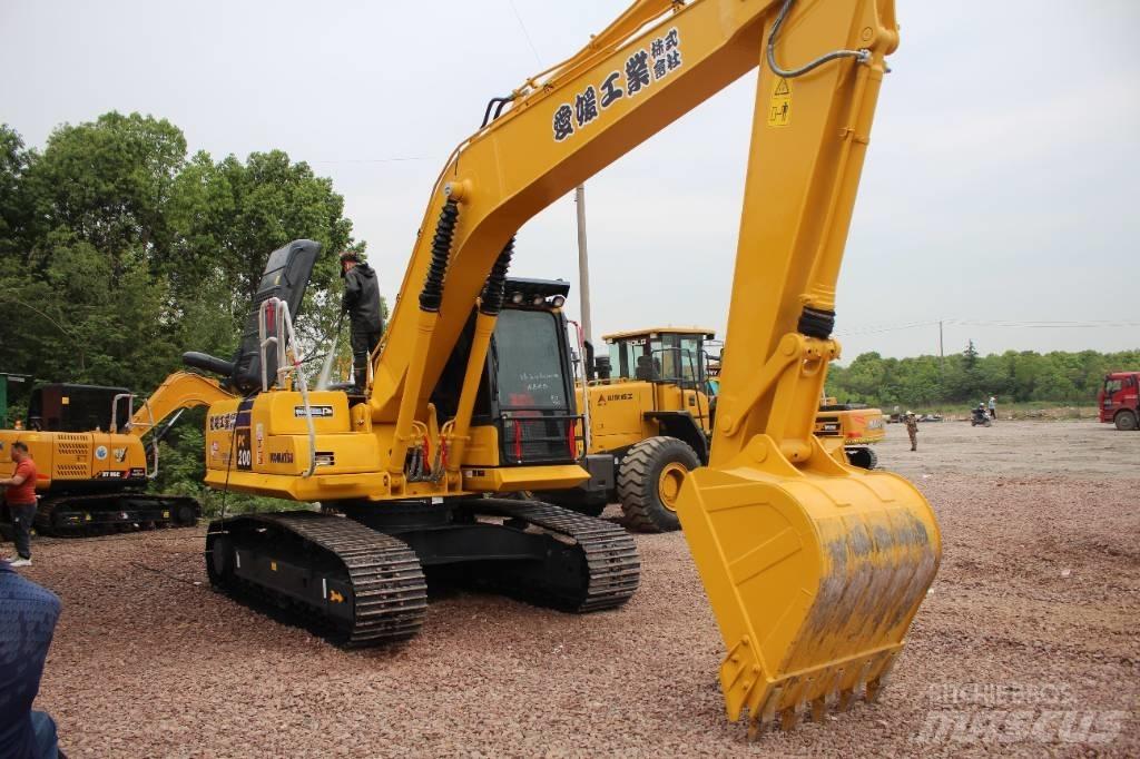 Komatsu PC 200-8 Pásové rýpadlá
