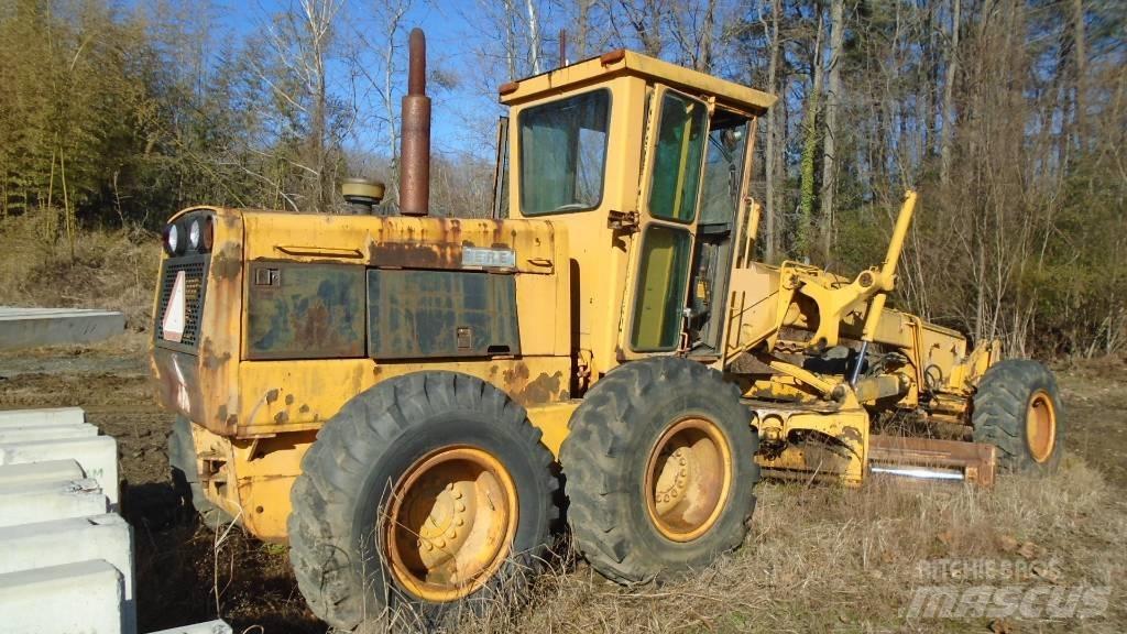 John Deere 672 A Grejdery