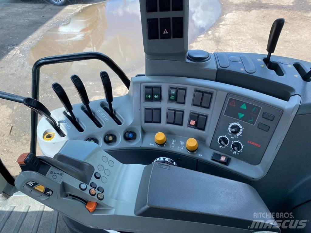 CLAAS Arion 640 Traktory