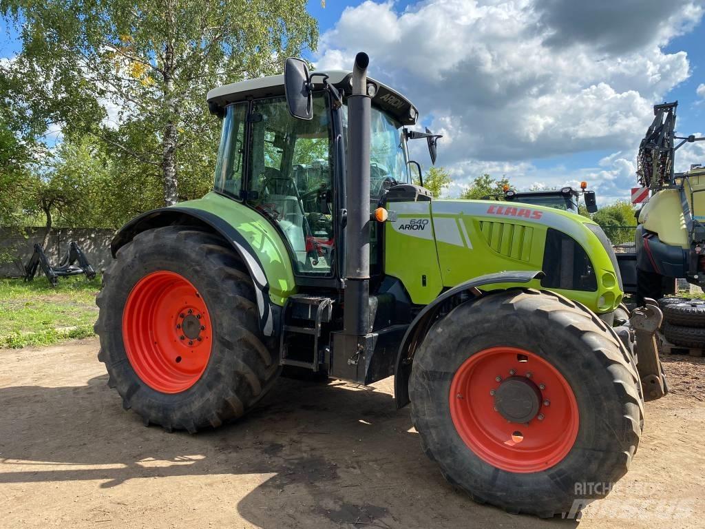 CLAAS Arion 640 Traktory