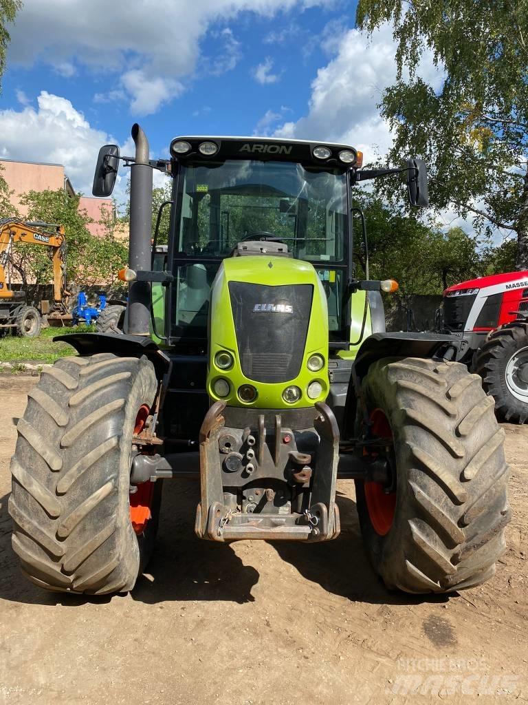 CLAAS Arion 640 Traktory