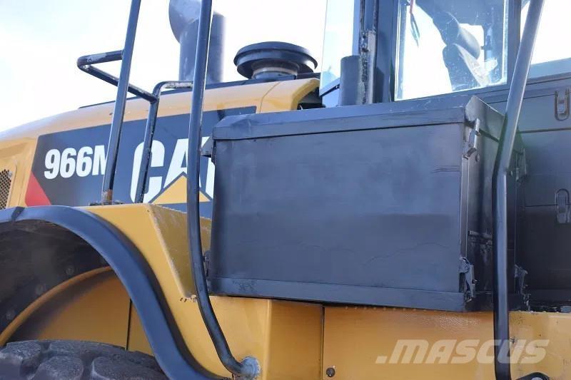 CAT 966 M Kolesové nakladače