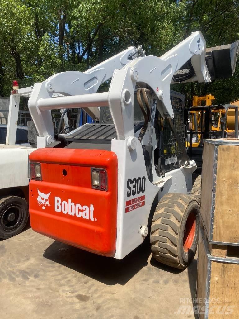 Bobcat S 300 Šmykom riadené nakladače