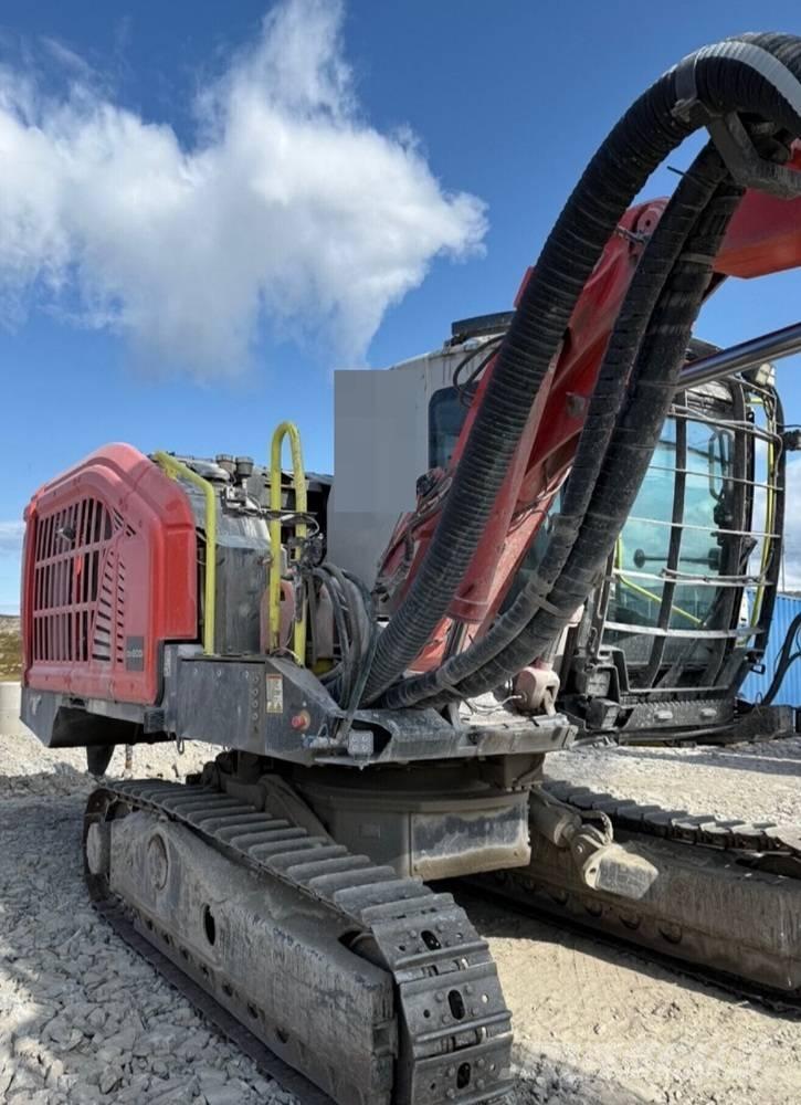 Sandvik DX800i Povrchové vrtné súpravy
