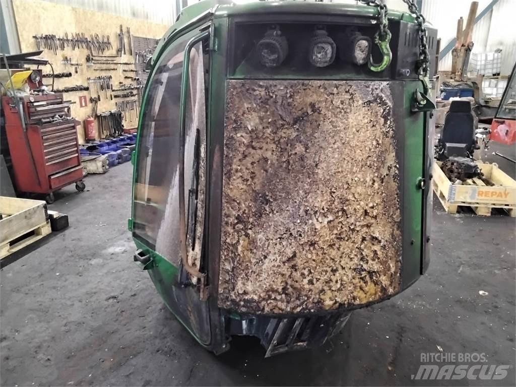 John Deere 1470G Kabíny a interiér
