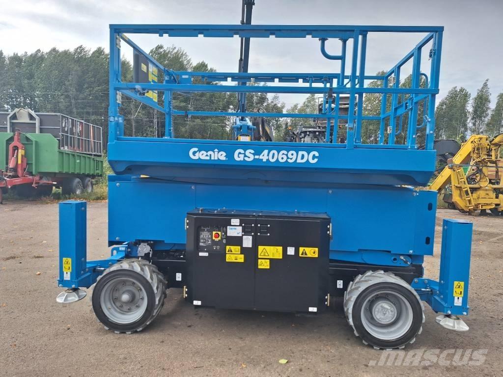 Genie GS-4069 DC Nožnicové zdvíhacie plošiny