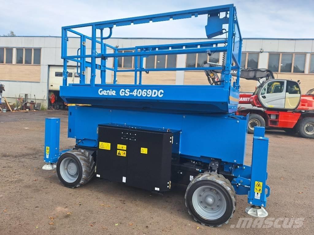 Genie GS-4069 DC Nožnicové zdvíhacie plošiny