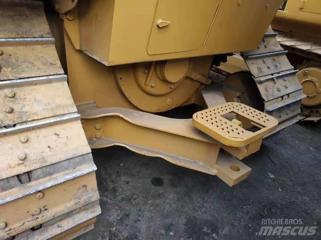 CAT D 5 M Pásové dozéry