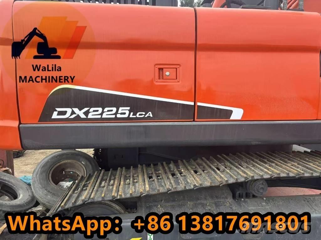 Doosan DX 225 Pásové rýpadlá