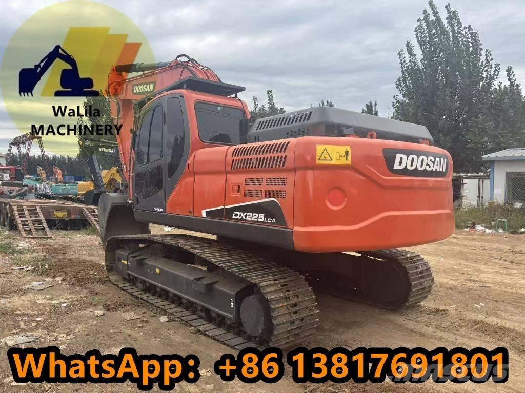 Doosan DX 225 Pásové rýpadlá