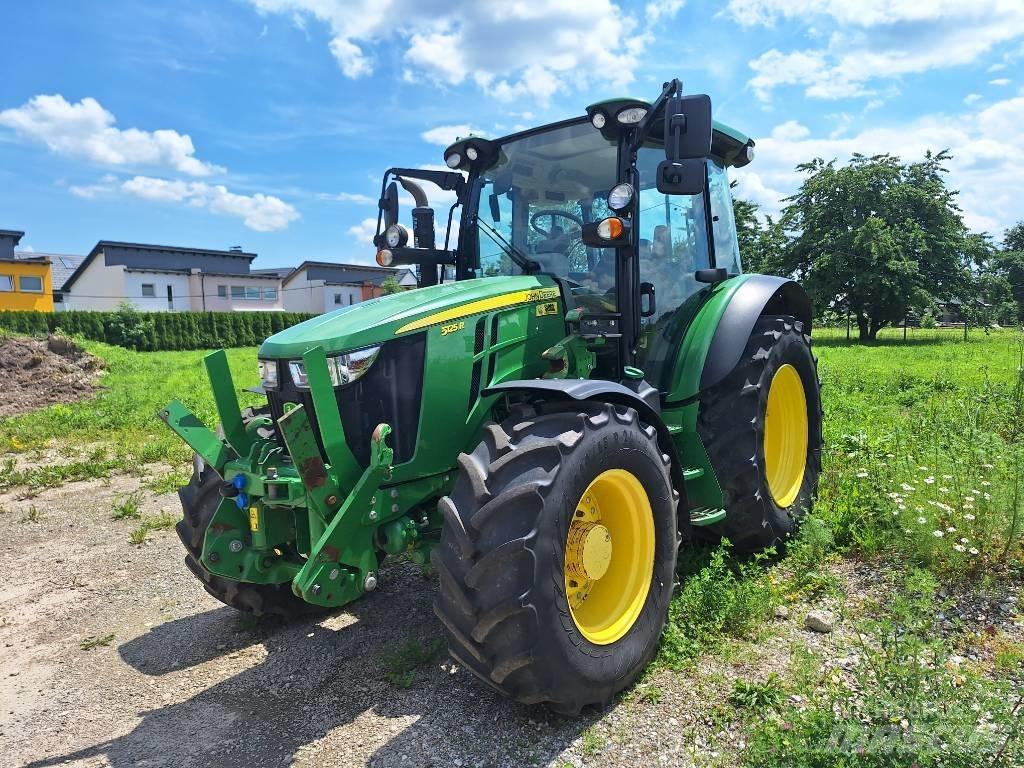 John Deere 5125R Traktory